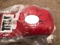 Manny Pacquiao Pacquiao autographed boxing kit BECKETT certification