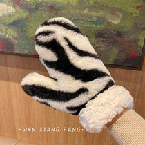 Glove Winter female cow zebra pattern hanging neck cycling chain finger ins Korean version thick warm winter riding cold