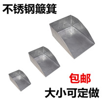  Rainwater dustpan below the stainless steel drain pipe Finished dustpan catchment bucket Corner rain dustpan rainwater bucket