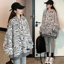 Pregnant women sweater long autumn winter plus velvet top size loose Belly Belly Belly head hooded coat 200kg