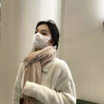 Cat Han knitted wool solid color scarf in the alley