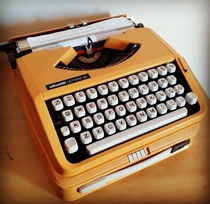 Recommended Typewriter Italian Olivetti Lettera 82 Retro Machinery English Yellow Art Gift