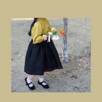 Yus store 2022 Spring YU Tong clothes turmeric color French style shirt black half body dress