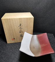 Japanese hand-made beautiful design three-color red white color porcelain plate to pay the original wooden box