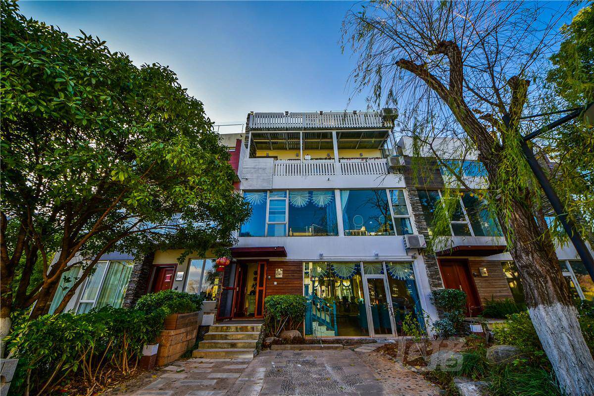 Dali Tiandian Hospital Canghai Twin Room