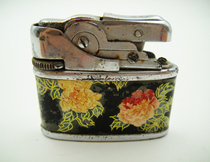 Republic of China gas sunflower brand lighter ~ Peony pattern Xinjiang collection of nostalgic old-fashioned lighter