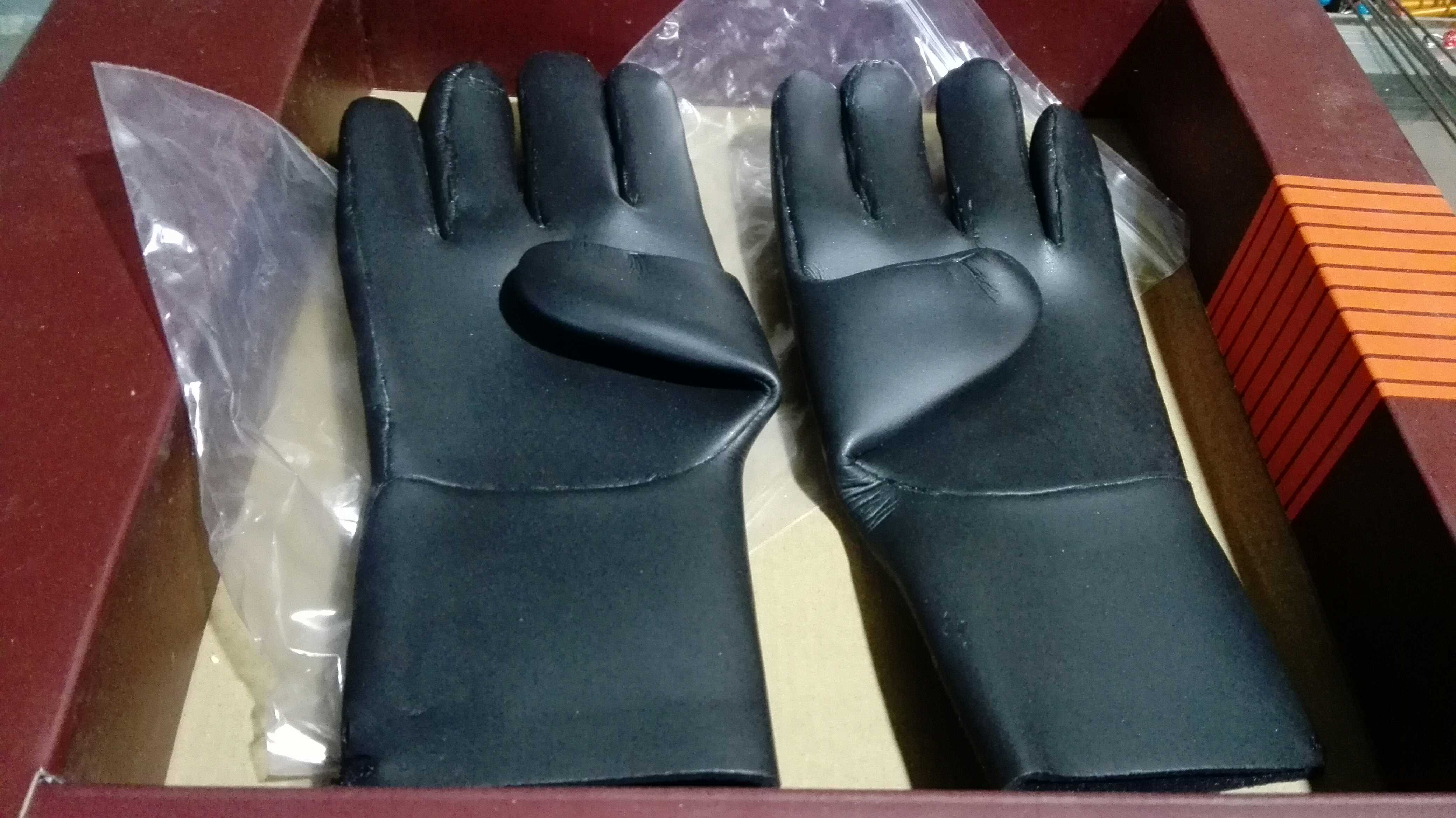 Le water dry impervious waterproof insulation gloves Underwater warm gloves