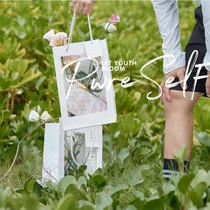 New wedding photography Photography Brigade Pat Props Paper Bagged Flowers Transparent Bag Exterior View Photo Hand-holding Fashion Art And Fresh