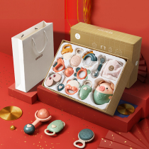 Newborn infants and young children meet gift boxes to send male and female babies full moon gifts