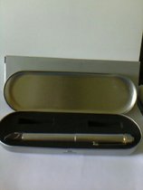 Infrared excitation pen anti-counterfeiting authenticator