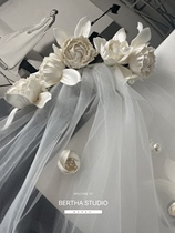 Bertha Mori romantic handmade bud retro Hong Kong style long wedding dress yarn bride wedding accessories shooting