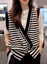 Korean sleeveless knitted vest women black and white stripes irregular loose cardigan sweater autumn wearing foreign vest tide