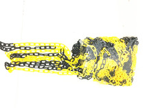 Plastic warning chain red and white plastic chain road cone chain isolation chain hanging clothes yellow and black chain