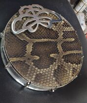 Wave musical instruments while helping Qinqin accessories while helping the barrel while helping Qinqin change skin While helping Qinqin repair and replace python skin