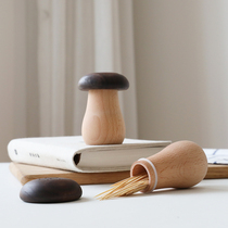 At the beginning of art Japanese-style solid wood toothpick box creative cute mushroom toothpick tube high-end restaurant household living room toothpick jar