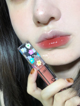 This color I can use empty flortte Floria mirror water gloss lip glaze Doodle lip moisturizing 02 color