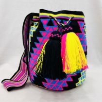 SusuWayuu Columbia Handwoven Ladies Single Shoulder Strap Tassel Drawstring Messenger Large Bucket Bag 40