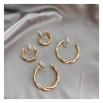 Big earring ear clip mosquito coil without ear hole female retro Port wind metal twist big circle circle temperament earring