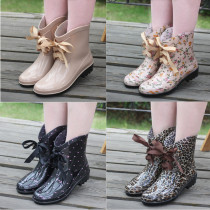 Rain shoes womens autumn and winter Korean cute waterproof shoes womens middle tube summer and autumn fashion overshoes non-slip rubber shoes warm cover shoes