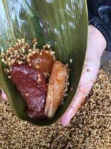 The ancient town sign of the Summoned Crops and the Yolk Big Meat rice dumplings