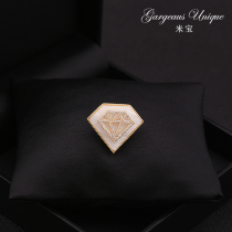 Mibao High-end Custom Brooch Natural Mother Bay Advanced Sensation Diamond Chest Floral Suit Badge Japan South Korea Collar Needle Buckle Accessories