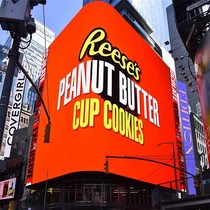 Full color outdoor flexible LED display corner arc shaped screen ring round soft screen shopping mall advertising screen