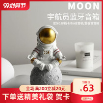  Astronaut wireless Bluetooth speaker Mini small astronaut audio heavy subwoofer High quality plug-in card Portable