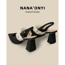 Black high-heeled shoes womens 2023 new summer outerwear shallow mouth French pointed toe high-end chunky heel Baotou sandals
