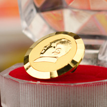 Mao Zedongs badge badge commemorative badge Chairman Maos portrait brooch broochet Cultural Revolution collection gilded medal