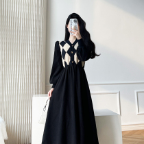 Black V-neck small fragrance knit long-sleeved dress women spring and autumn new French waist thin temperament long skirt women