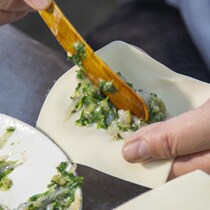 Hiroto Source Su-style Wonton Filling 495 gr X2 Bag Fresh Meat Chestnuts stuffed with frozen food dumplings filling