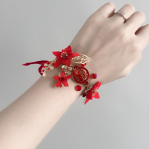 Xiuhe clothing bride hand flower bridesmaid sister group hand flower wedding wedding Red simple Chinese style arm decoration
