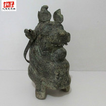 Shang Dynasty imitated ancient handicraft hawks with tiger food people halogens ancient wines to make old bronze pot bronzes bronze ware black rust Tiliang tiger hale