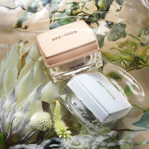 MINISO Famous Excellent Products Love Carving Show Light Feather Soft Yarn Holding Makeup Honey Powder Natural Lasting Oil Control Powder Fixed Makeup Powder
