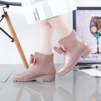 Rain shoes womens fashion wear outside adult womens short tube rain boots womens removable velvet Korean cute womens water shoes