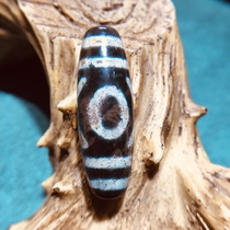 Fine Tibetan special green leather elephant male heavenly descending quartz shale full of cinnabar tiger tooth two-eyed dzi pendant pendant