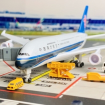 Alloy Southern Airlines Airbus A380 with wheels 20cm Pendulum Pieces Collection Aircraft Model Toy Aviation Collection Boy Presents