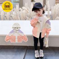Girls Net red hooded jacket plus velvet thickened model 2021 Autumn New Baby childrens clothing small childrens foreign style jacket