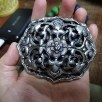 Pure silver belt buckle modified behind hollow flowers in the middle of Qing Dynasty