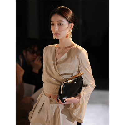 taobao agent Xia Shiwen Youyou Tea Laisier V -neck Bingle Cassacus Women's Cardpie Clac and Spolate