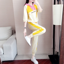  Hong Kong leisure sports suit womens autumn 2021 new Western style hooded sweater three-point sleeve two-piece set