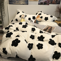 ins double-sided coral milk velvet hipster girl heart Hepburn style black and white bed four-piece set 1 5m1 8 sheets