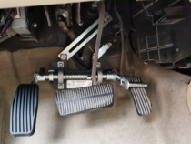 Miaoli accelerator left relocation pedal suspension left foot accelerator disabled C5 car auxiliary device modification can be turned up