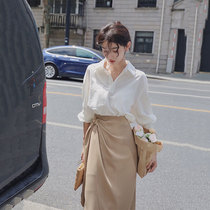  Small French salt design sense professional irregular suit skirt 2021 early autumn literary fan age-reducing suit