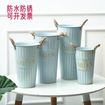 Retro made of old iron sheet Flowers Barrel American Fields Garden Iron Art Vase Flower Shop Dry Flowers Flowers Flowers Bucket Large number of flower arranging barrels