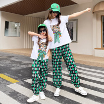 Girl suit Summer 2022 new Korean version Tidal Ocean Gas Casual Pro-Daughter Dress Mother Womens Fried Street Two Sets
