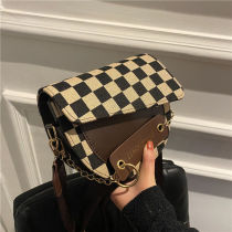 Autumn winter retro small bag women 2021 new 100 hitch wide shoulder inclined satchel small crowdtexture single shoulder saddle bag