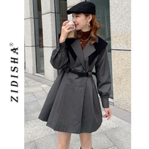 Hepburn style design dress 2021 early autumn new shawl overcoat French little skinny dress
