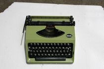 Hero HERO110 mechanical type English retro typewriter collection display can type
