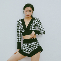 W sports swimsuit women 2021 new hot spring split small chest gather belly thin Korean ins Net red swimsuit